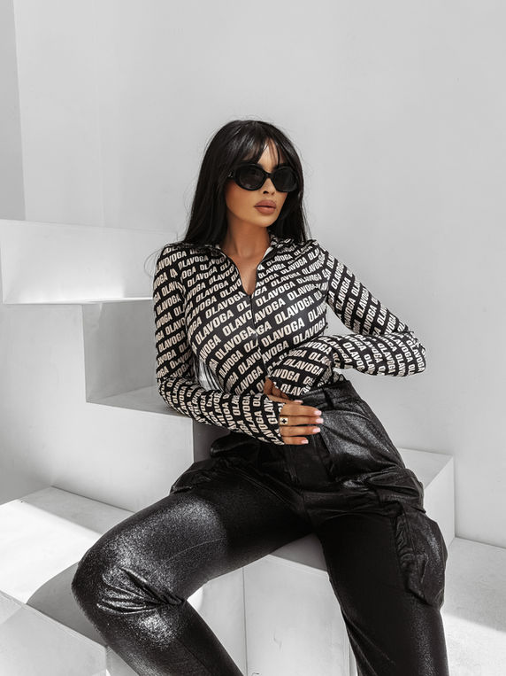 olavoga divatos női felső