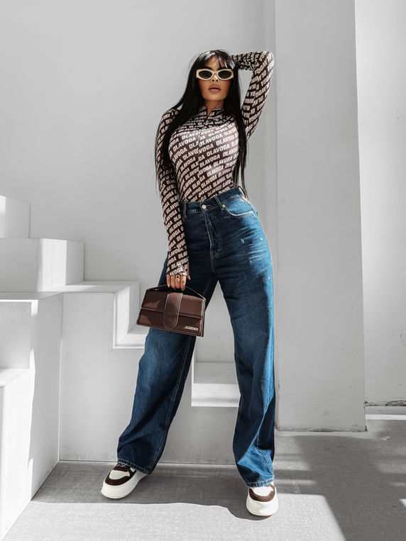 olavoga divatos női felső